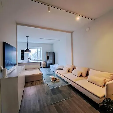 Lejlighed Renovated 64m2 *