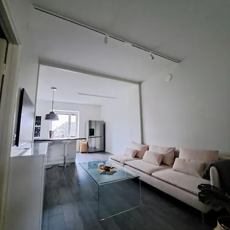 Renovated 64m2 *