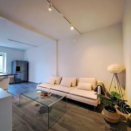 Renovated 64m2 公寓 赫尔辛基